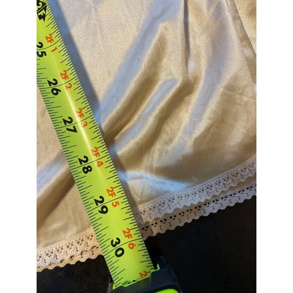 Vanity Fair Beige Nude Elastic Waist Half Slip Sz L - Picture 8 of 8